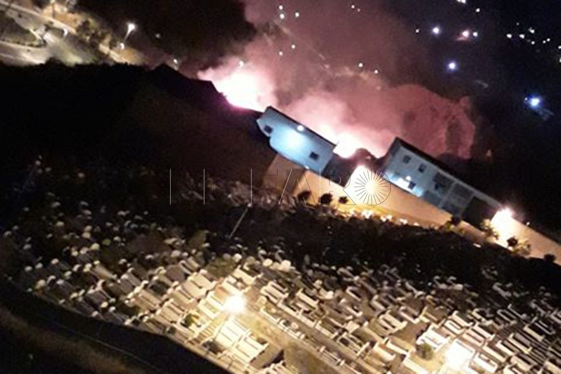 Los bomberos se enfrentan a una oleada de fuegos intencionados en Ceuta 