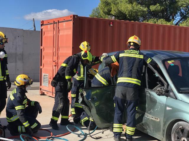 #Bomberos de Alicante y del Consorcio se unen para mejorar los rescates de accidentes de tráfico