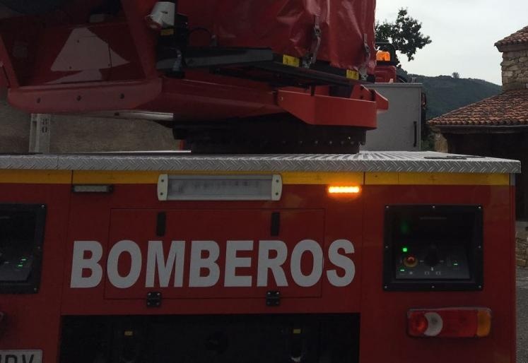 Cantabria invierte 700.000 euros en una autoescala para el parque de #bomberos occidental