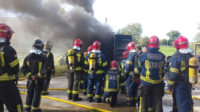 #Bomberos de Cantabria mejoran las técnicas de extinción de incendios en interiores