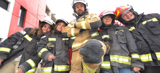 Los #bomberos de la Diputación de Zaragoza colaboran con un calendario solidario