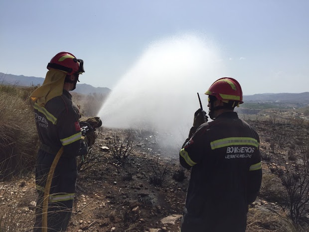 Los #bomberos del Levante convocan 26 nuevas plazas