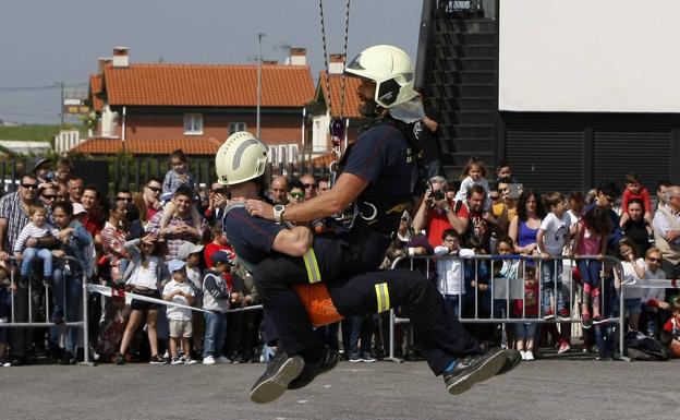 Los #bomberos de Santander celebran una jornada de puertas abiertas