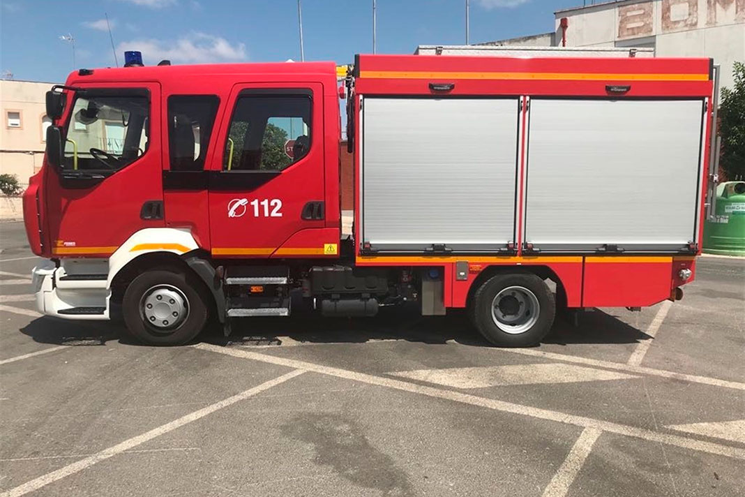 Nuevo vehículo y materiales para el parque de #bomberos de Baena