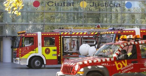 Anuncian las oposiciones para cubrir 29 plazas de #bombero en Valencia